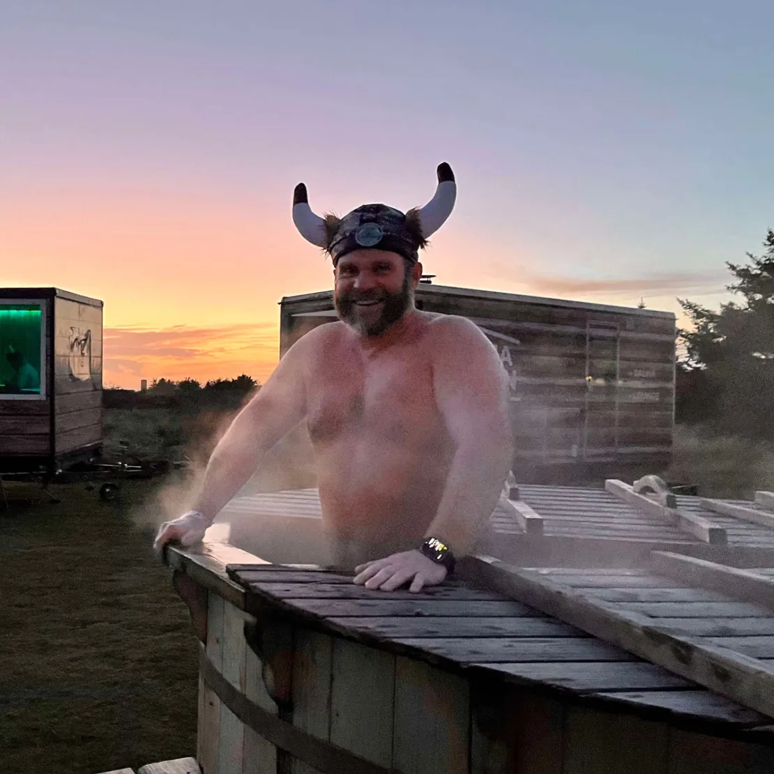 Skagen VinterbaderFestival en viking i vildmarksbad