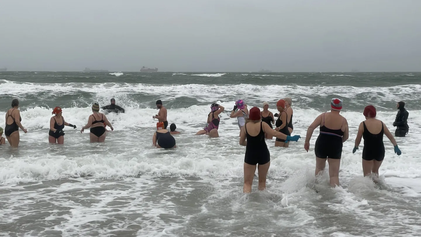 Skagen VinterbaderFestival hvor der bades lystigt