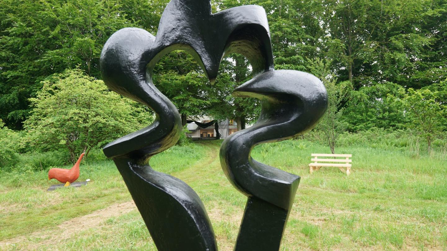 Dronninglund Kunstcenter - udstilling Forunderlig Skulptur-Natur